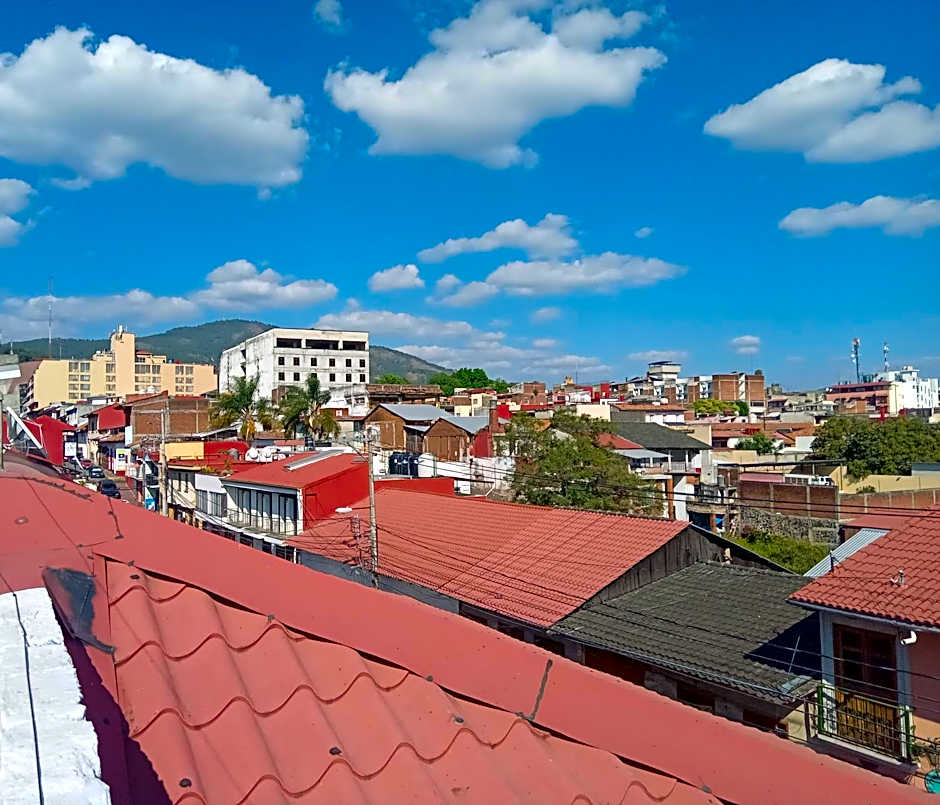 El Salto de Camela - Vera y Espín Hostal