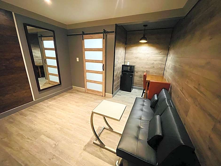 Casa Blanca Inn & Suites Whittier