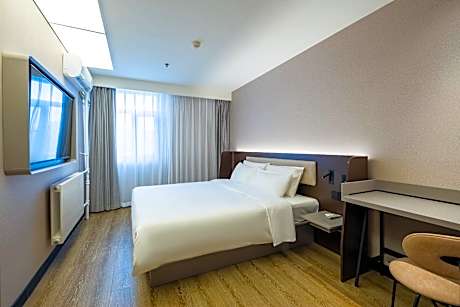 Business King Room