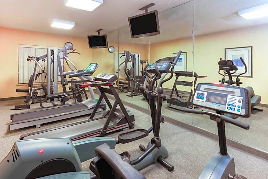 La Quinta Inn & Suites by Wyndham Milwaukee South West New Berlin