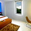 J Hotel - Bandara Soekarno Hatta