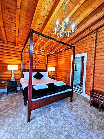 Kaoglen-Stags Suite-Hot tub-Cairngorms- Dog Friendly