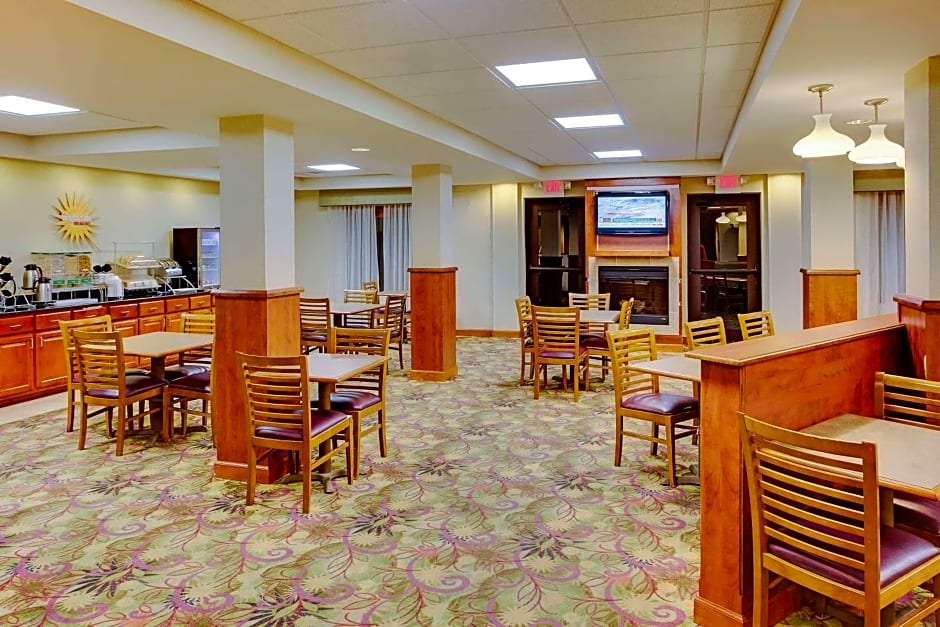 La Quinta Inn & Suites by Wyndham Richmond - Kings Dominion