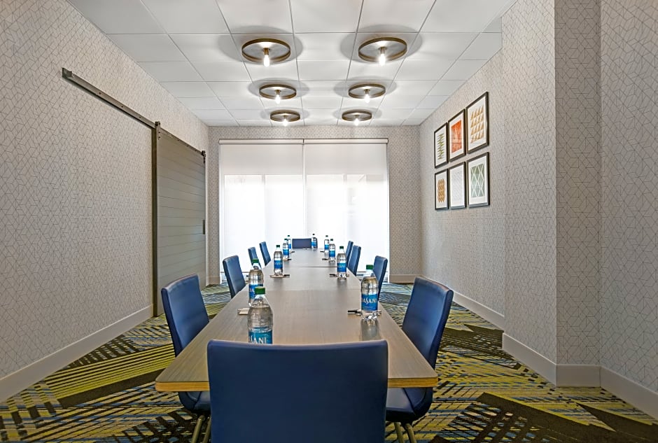 Holiday Inn Express Milwaukee Downtown By IHG