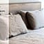 P601 Amazing Rooftop 2Bdrm 2bath Apt AC