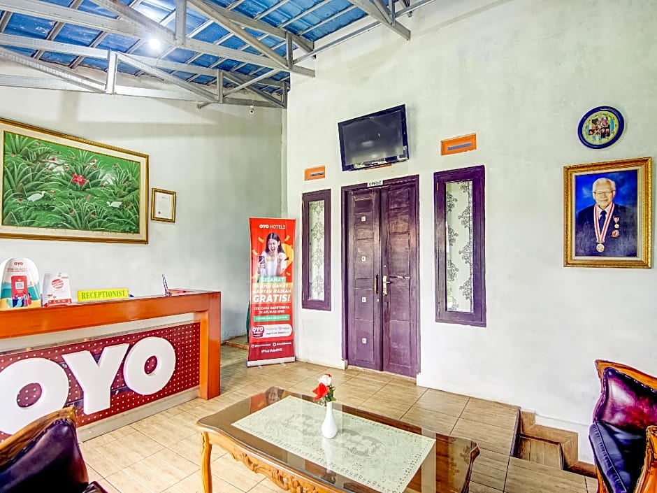 Hotel O Villa Anyelir Yustik Selabintana