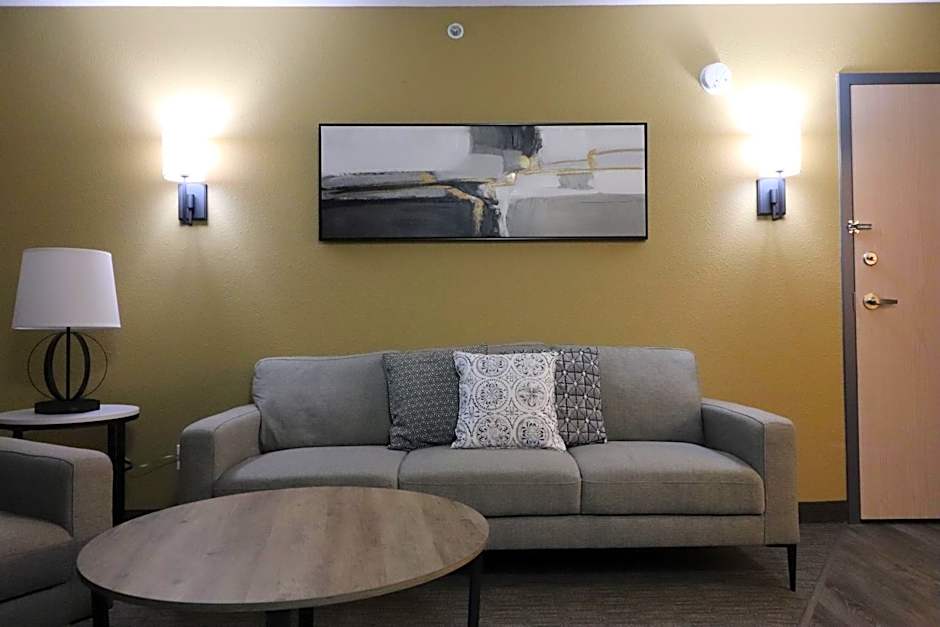 Days Inn by Wyndham Stony Plain