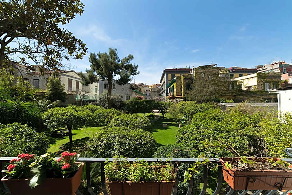 The Bellini House by House In Naples