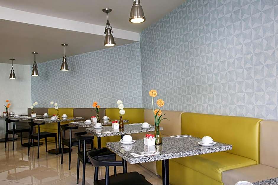 Country Hotel & Suites