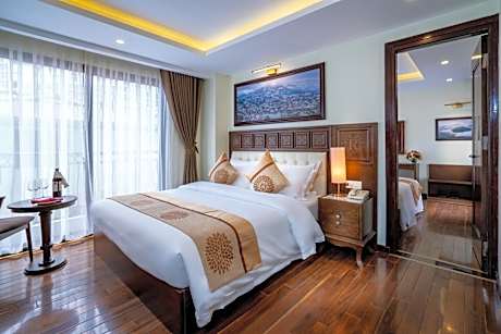 Deluxe Family Room