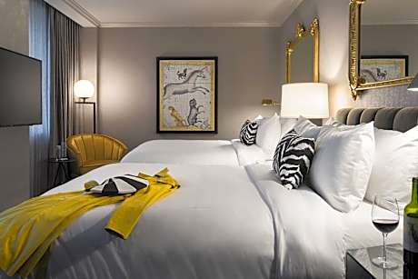 Guest room, Queen, River view