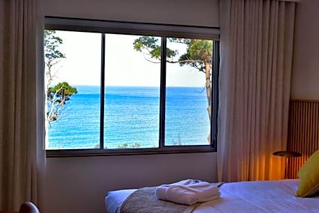 Superior Queen Room with Ocean View