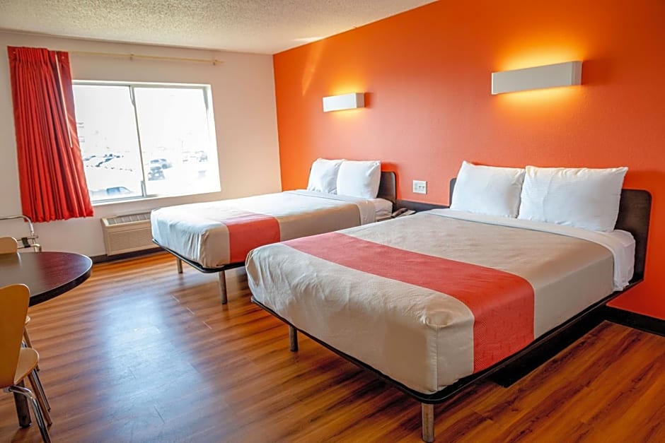 Motel 6 Lincoln, NE