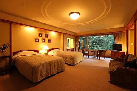 Deluxe Mountain View Japanese Western Style Room - Non-Smoking