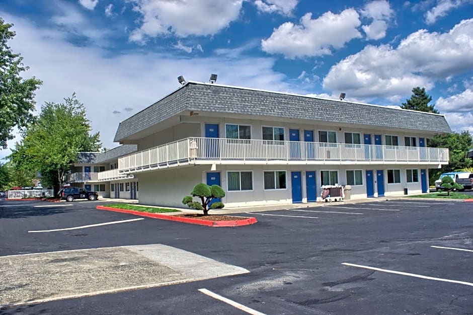 Motel 6-Issaquah, WA - Seattle - East