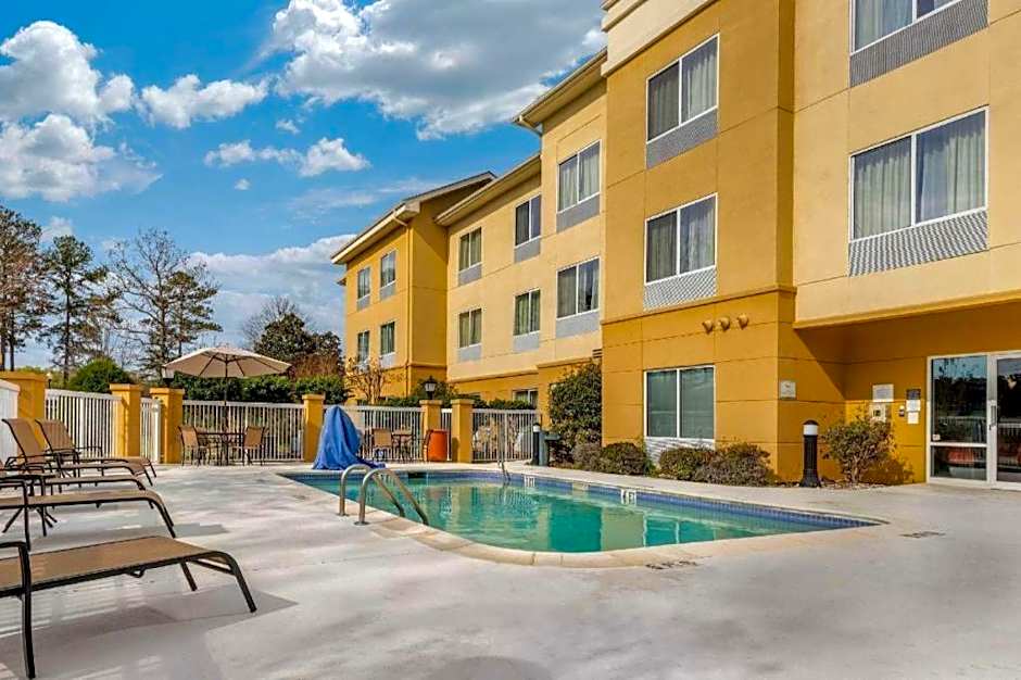 Comfort Inn & Suites
