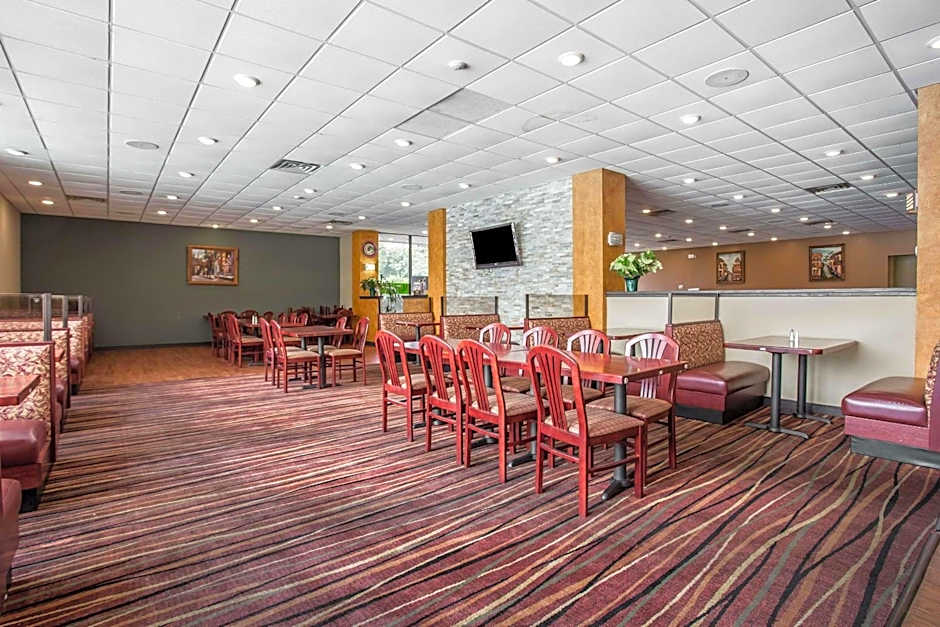 Clarion Hotel Fort Mill Near Amusement Park