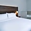 Holiday Inn Express & Suites Omaha - 120th and Maple By IHG