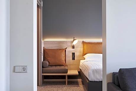 Moxyfied Family Sleeper, Guest room, 1 Queen, Sofa bed