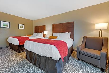 2 Queen Beds Nonsmoking Accessible