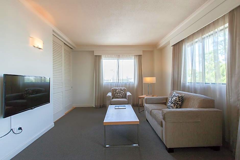 Central Cosmo Apartment Hotel