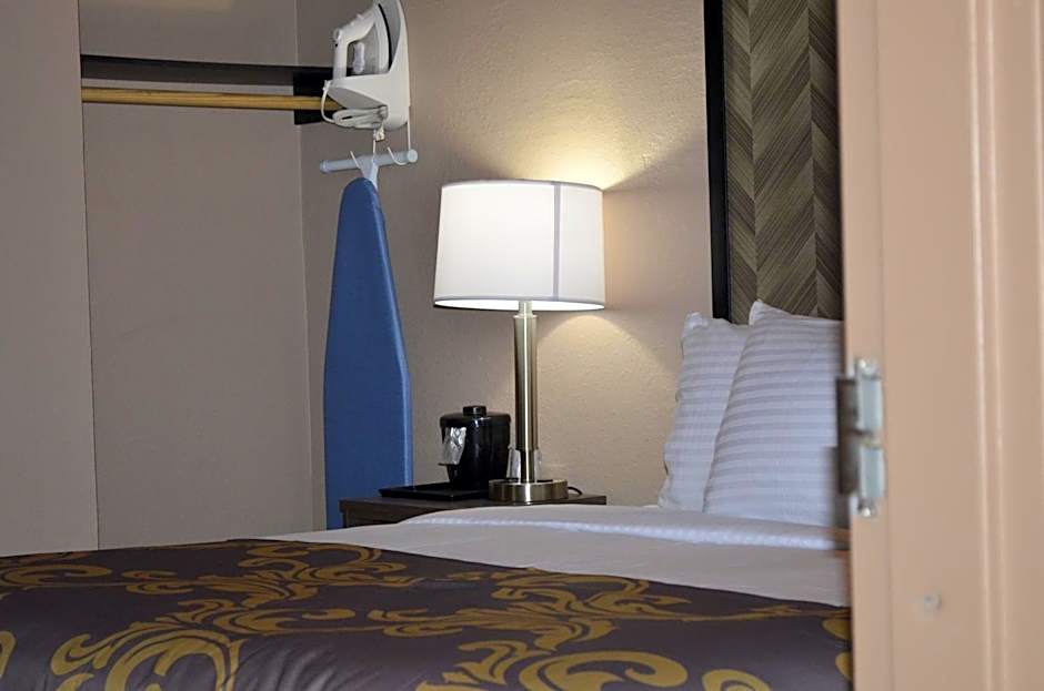 Aarya Hotel By Niagara Fashion Outlets