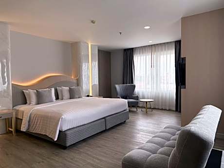 Grand Corner Double Room