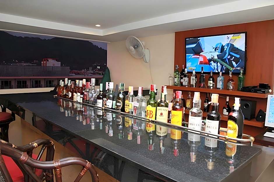Hemingways Silk Hotel