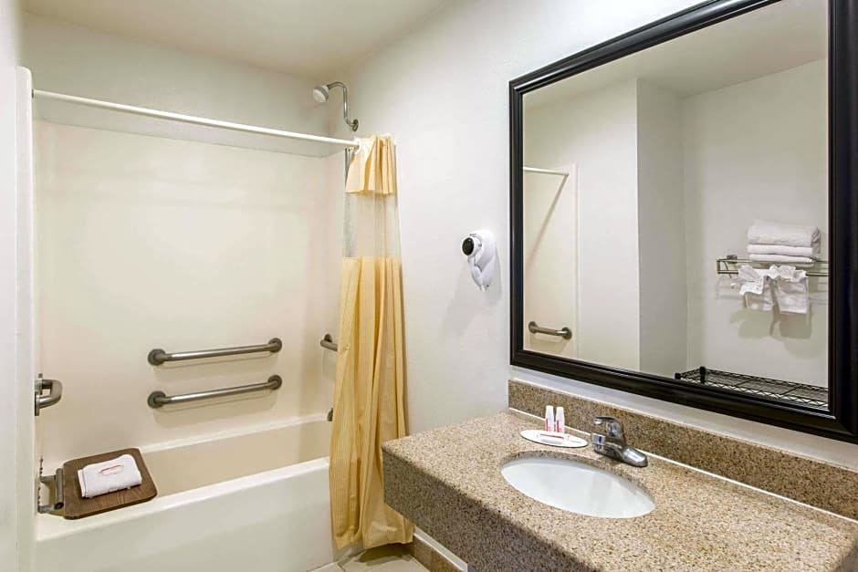 Days Inn by Wyndham Tucson Airport