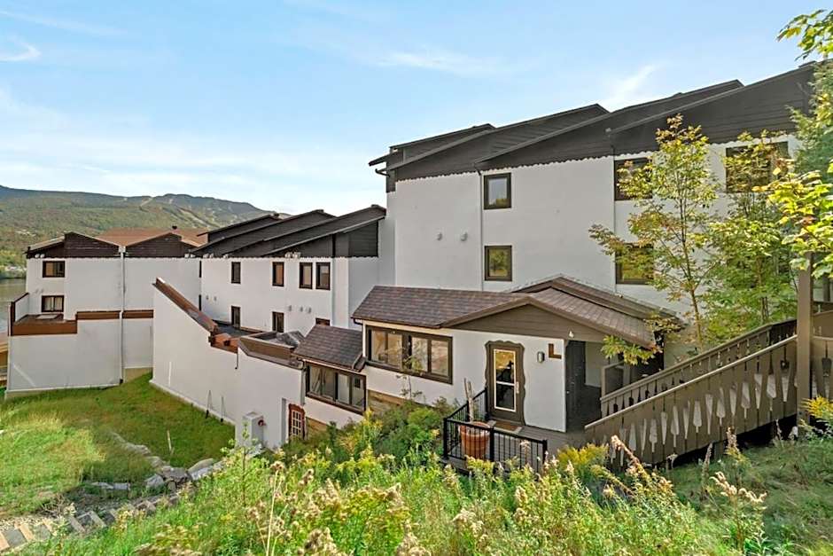 Huge 3 Bedroom Condo with a View