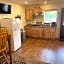 Creekside Downtown Vacation Suites, Only Adults 25 or older