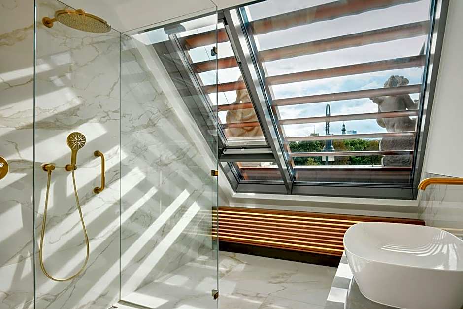 Hotel Verte, Warsaw, Autograph Collection