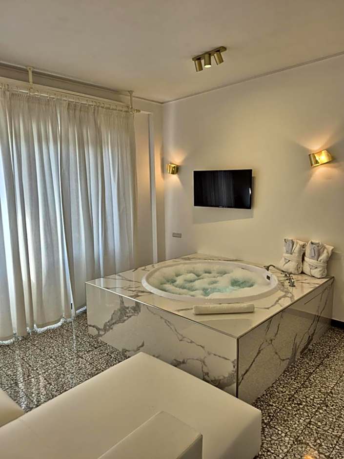 Eveline 2 - Piscina Privata o Jacuzzi