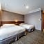 Hotel With City