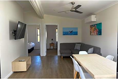 Superior 2 Bedroom Cabin Sleeps 6