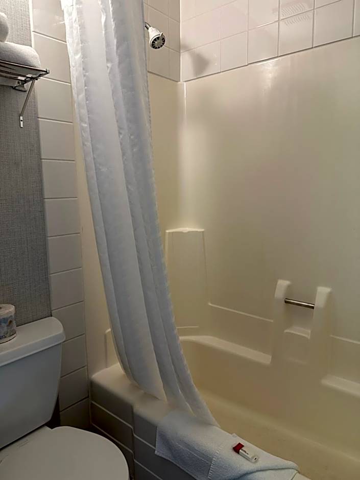 Super 8 by Wyndham Lethbridge