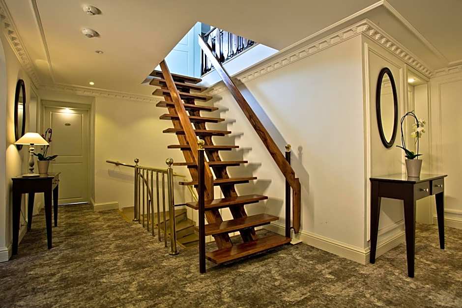 Villa Blanche Hotel SPA & Garden Pool