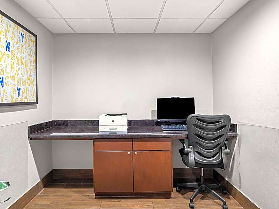 Comfort Suites Lindale - Tyler North