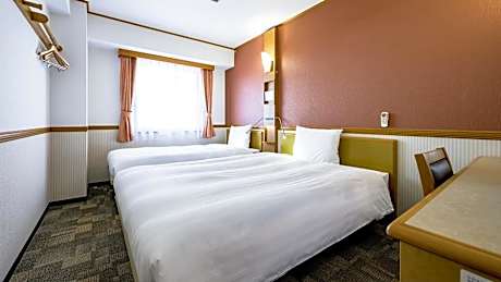 Family Twin Room - Non-Smoking