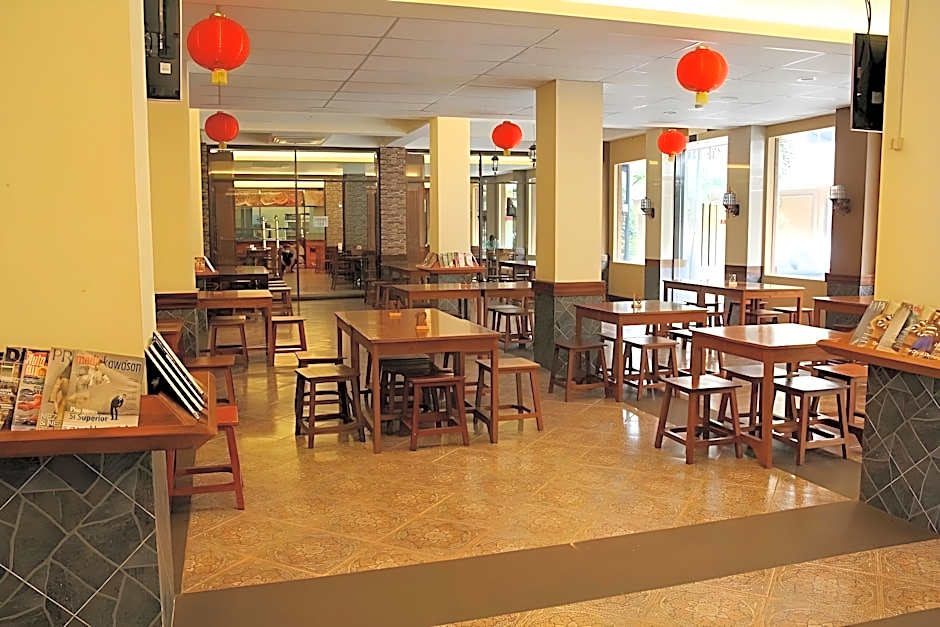 RedDoorz Plus near Soekarno Hatta Airport 2