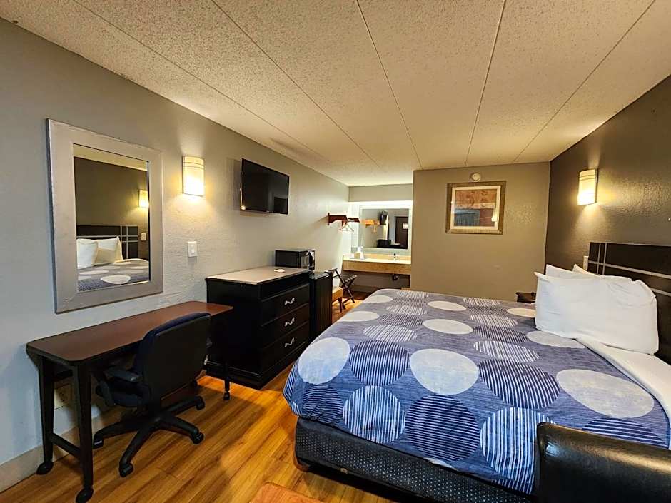 Americas Best Value Inn & Suites Little Rock at Scott Hamilton D