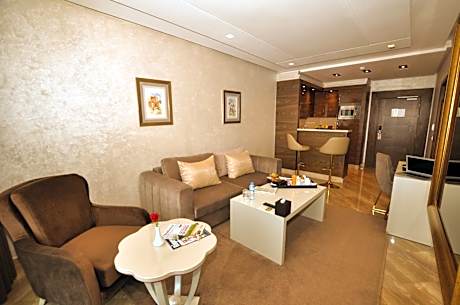 Standard Junior Suite King bed