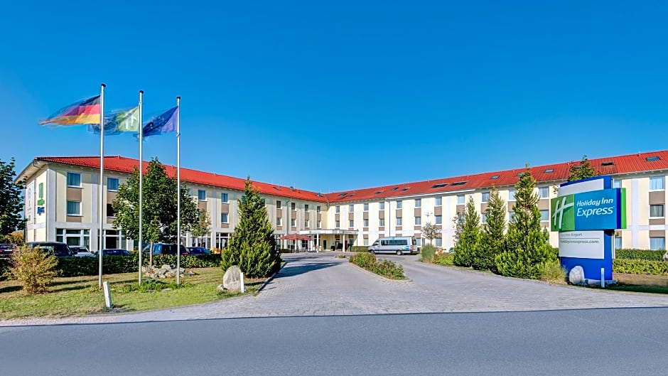 Holiday Inn Express Munich Airport Oberding Rates From Eur71