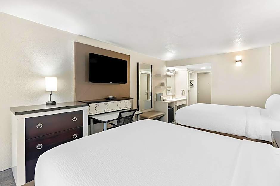 Photo 1 of 5 of Standard 2 Queen Beds, Mobility Accessible, Roll in Shower