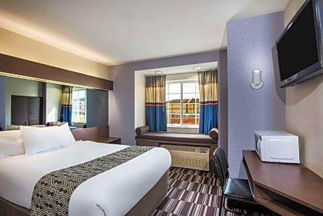 1 Queen Bed Non-Smoking