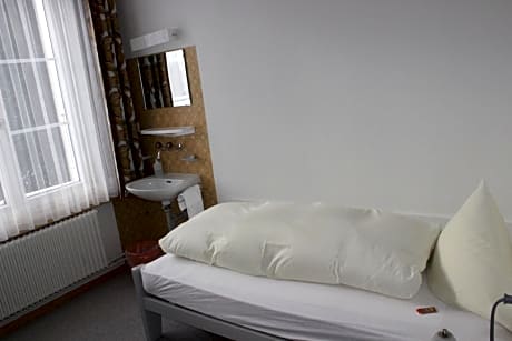 Economy Single Room