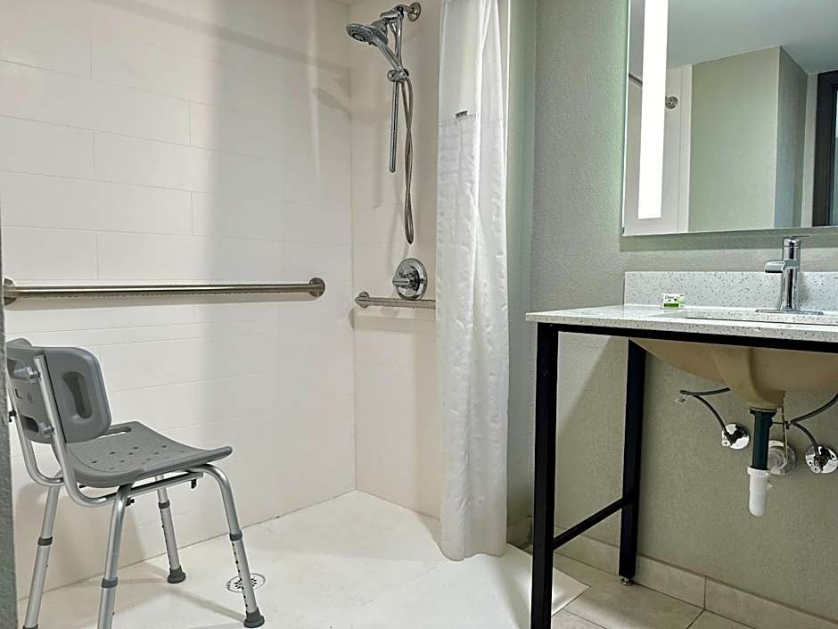 La Quinta Inn & Suites by Wyndham Huntsville Research Park