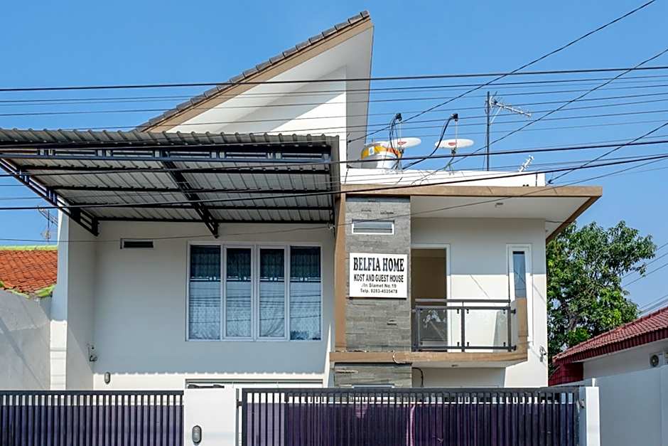 RedDoorz Plus Syariah near Stasiun Tegal 2