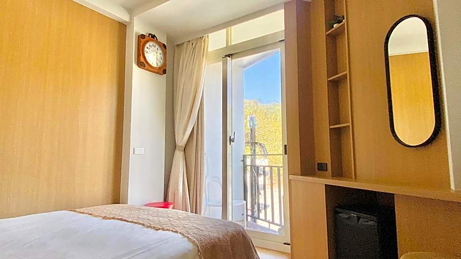 Small Double Room — 12 fotoğraftan 1. fotoğraf