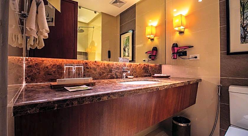 Best Western Plus The Ivywall Hotel - Palawan